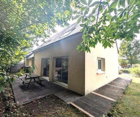 MAISON AVEC 5 CHAMBRES A PELLOUAILLE LES VIGNES