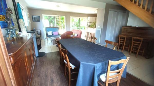 MAISON AVEC 5 CHAMBRES A PELLOUAILLE LES VIGNES