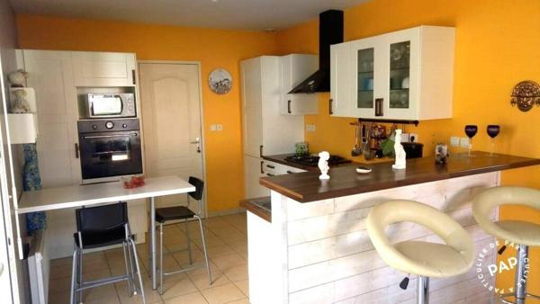 MAISON AVEC 5 CHAMBRES A PELLOUAILLE LES VIGNES