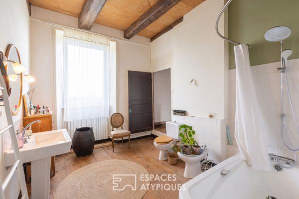 Ancien presbytère rénové plein centre d’Uzel