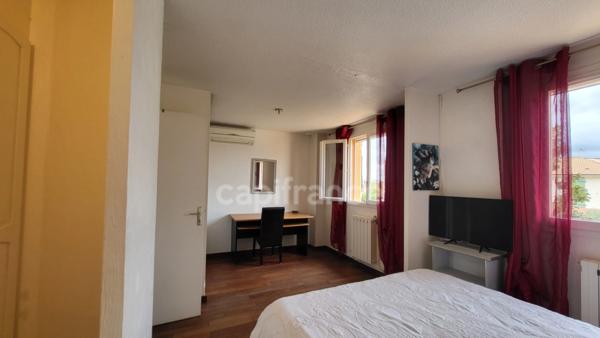 Maison non mitoyenne 6 pièces 152 m2 Piscine et jardin arboré.