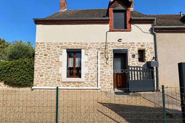 Maison de 67 m², 3 pièces, une dépendance, serre et extérieurs - Vatan