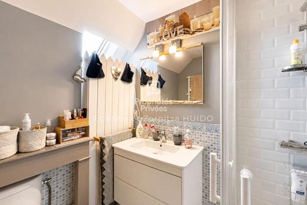 Maison de 67 m², 3 pièces, une dépendance, serre et extérieurs - Vatan