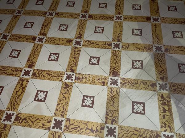 MAISON 5 PIECES 160M2 A RENOVER