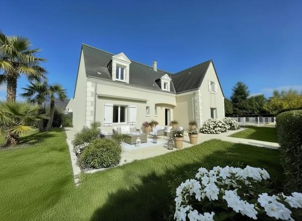 À vendre - Maison contemporaine, 9 pièces située à Saint-Cyr-sur-Loire (37540)