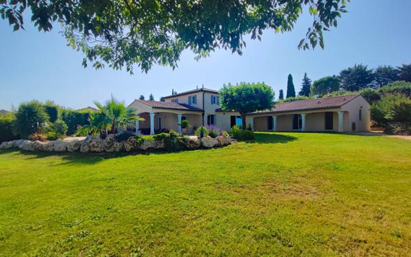 Maison à vendre    6 pièces • 203 m2 Blauzac