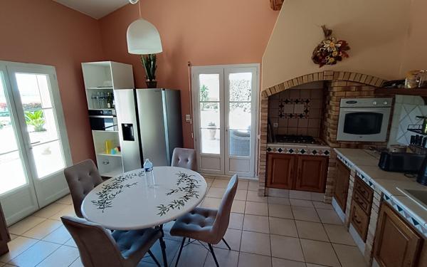 Maison à vendre    6 pièces • 203 m2 Blauzac