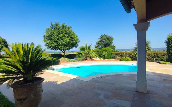 Maison à vendre    6 pièces • 203 m2 Blauzac