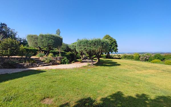 Maison à vendre    6 pièces • 203 m2 Blauzac