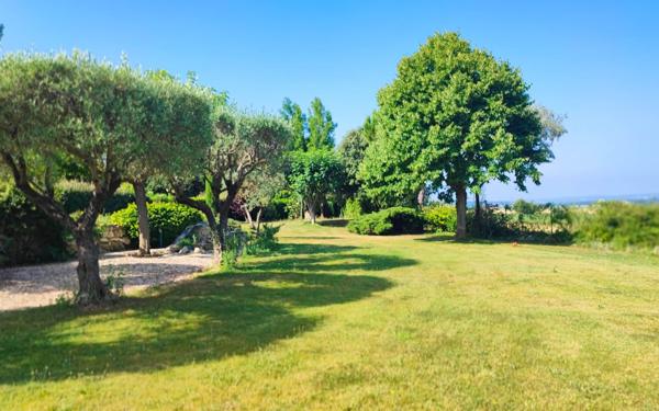 Maison à vendre    6 pièces • 203 m2 Blauzac