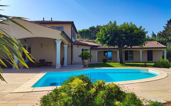 Maison à vendre    6 pièces • 203 m2 Blauzac