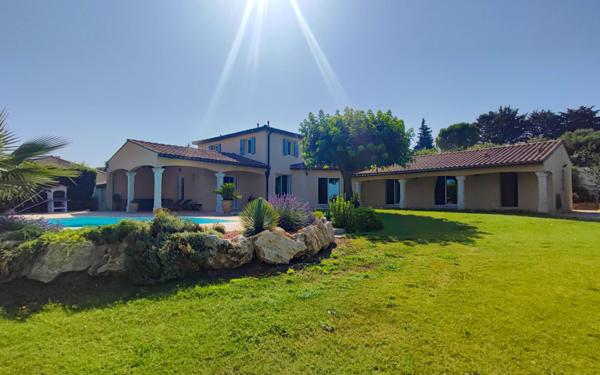 Maison à vendre    6 pièces • 203 m2 Blauzac