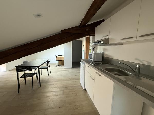 STUDIO Meublé PLACE CARNOT