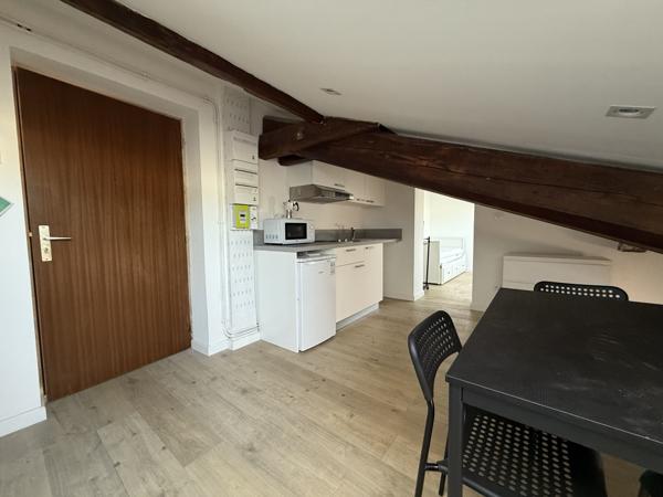 STUDIO Meublé PLACE CARNOT