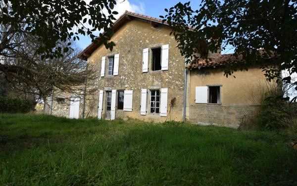 Maison à vendre    5 pièces •  Larbey