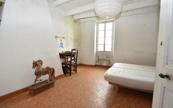 Maison à vendre    5 pièces •  Larbey