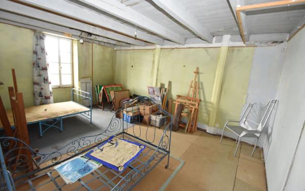 Maison à vendre    5 pièces •  Larbey