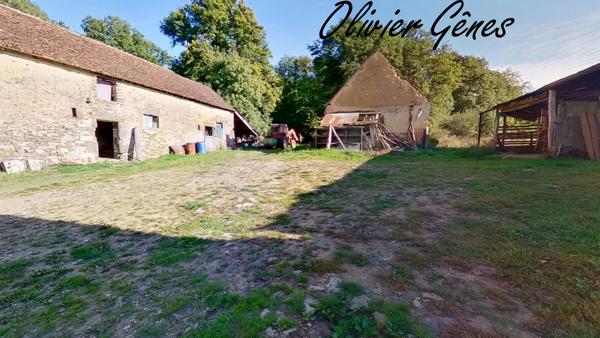 Aigne (72650) A 10 mns Le Mans Nord - Ancienne ferme à rénover d'envion 90 m² avec 1.8 hectares de terrain entouré de natu