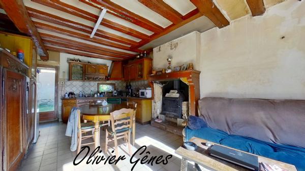 Aigne (72650) A 10 mns Le Mans Nord - Ancienne ferme à rénover d'envion 90 m² avec 1.8 hectares de terrain entouré de natu