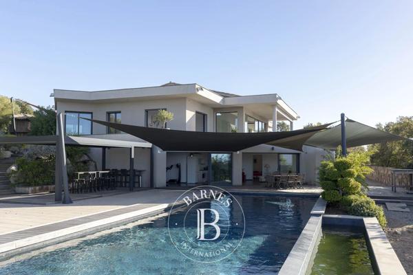 Sainte-Lucie-de-Porto-Vecchio, Villa 8 Chambres -  596 m² à vendre