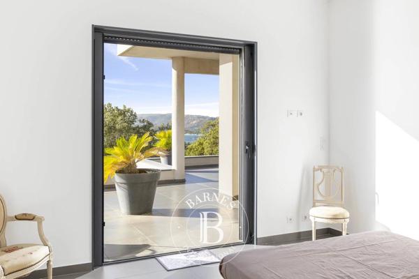 Sainte-Lucie-de-Porto-Vecchio, Villa 8 Chambres -  596 m² à vendre