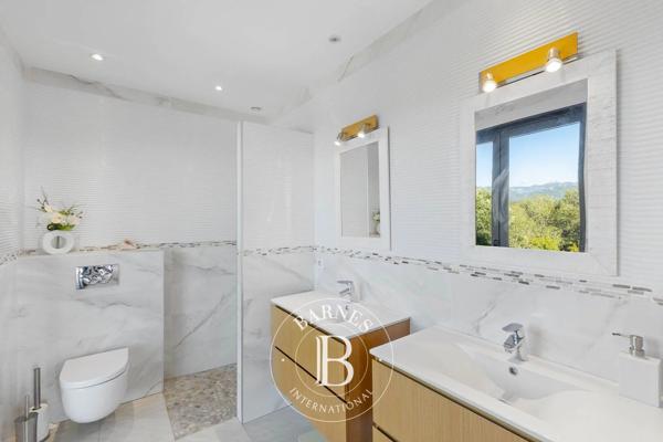 Sainte-Lucie-de-Porto-Vecchio, Villa 8 Chambres -  596 m² à vendre