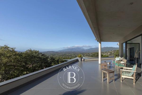 Sainte-Lucie-de-Porto-Vecchio, Villa 8 Chambres -  596 m² à vendre