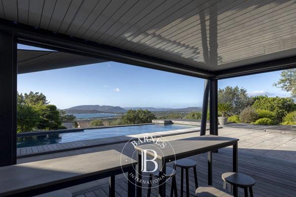 Sainte-Lucie-de-Porto-Vecchio, Villa 8 Chambres -  596 m² à vendre