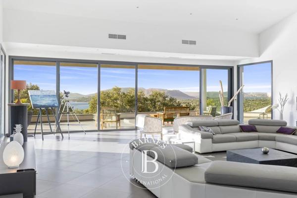 Sainte-Lucie-de-Porto-Vecchio, Villa 8 Chambres -  596 m² à vendre