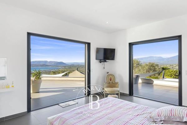 Sainte-Lucie-de-Porto-Vecchio, Villa 8 Chambres -  596 m² à vendre