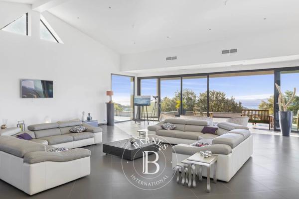 Sainte-Lucie-de-Porto-Vecchio, Villa 8 Chambres -  596 m² à vendre