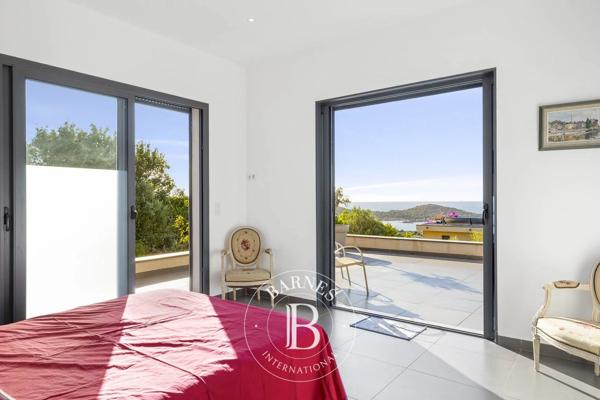 Sainte-Lucie-de-Porto-Vecchio, Villa 8 Chambres -  596 m² à vendre