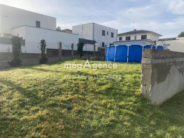 Terrain à FRANS, 01480 - 328m²