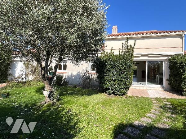 Maison à vendre située dans un secteur calme à seulement 1km des plages et centre de PREFAILLES.