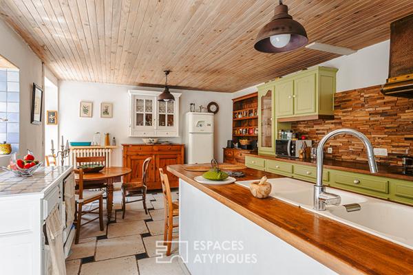 Charmante maison familiale avec dépendances et piscine