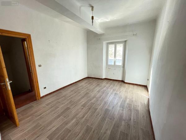 Maison de ville à vendre à Pierrevert dans les Alpes-de-Haute-Provence (04860), ref : 025/1927 Maison de ville à vendre à Pierrevert dans les Alpes-de-Haute-Provence (04860), ref : 025/1927 Maison de ville à vendre à Pierrevert dans les Alpes-de-Haute-Provence (04860), ref : 025/1927