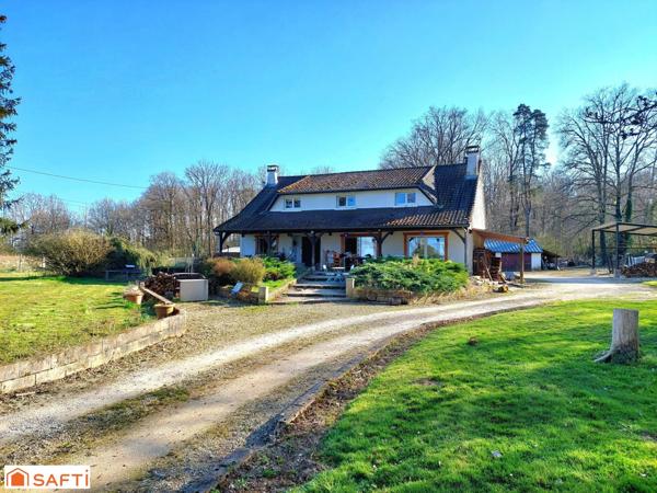 Maison isolée avec 5 chambres et grand terrain.