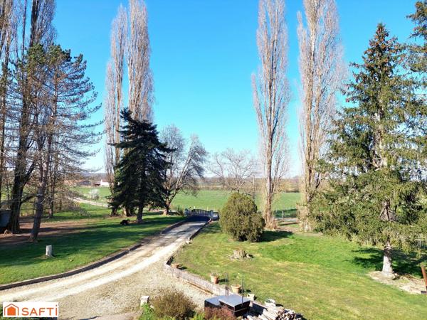 Maison isolée avec 5 chambres et grand terrain.