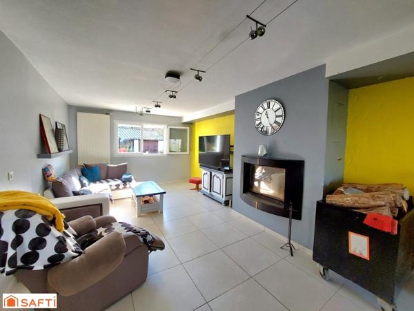 Maison isolée avec 5 chambres et grand terrain.