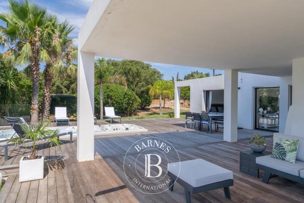 Sainte-Lucie-de-Porto-Vecchio, Villa 4 Chambres -  350 m² à vendre