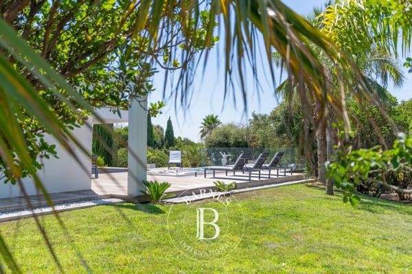 Sainte-Lucie-de-Porto-Vecchio, Villa 4 Chambres -  350 m² à vendre