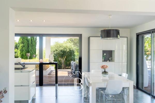 Sainte-Lucie-de-Porto-Vecchio, Villa 4 Chambres -  350 m² à vendre