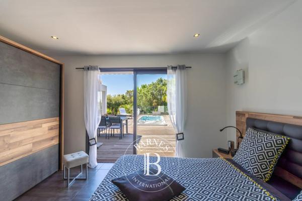 Sainte-Lucie-de-Porto-Vecchio, Villa 4 Chambres -  350 m² à vendre