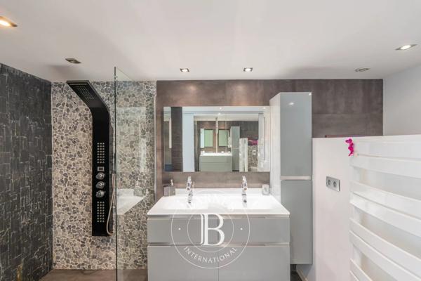 Sainte-Lucie-de-Porto-Vecchio, Villa 4 Chambres -  350 m² à vendre