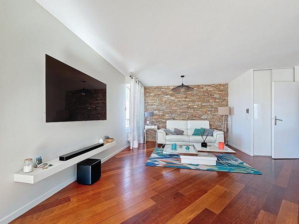 Appt. T3 85m² de standing avec loggia et parkings