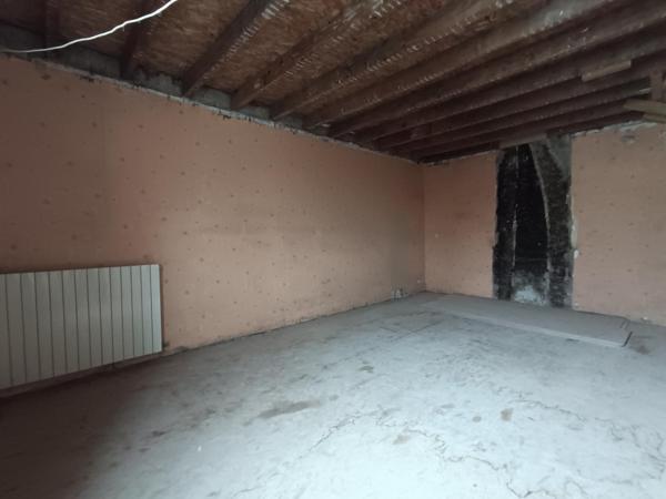 Centre Lescure, investissement, Immeuble d'environ 220m², places de parking