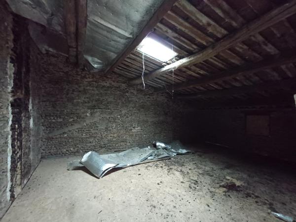 Centre Lescure, investissement, Immeuble d'environ 220m², places de parking