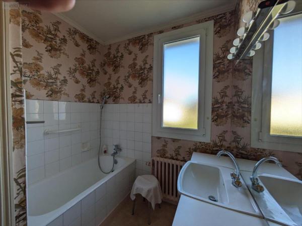 Maison à vendre à Les Herbiers en Vendée (85500), ref : 85013-1088817