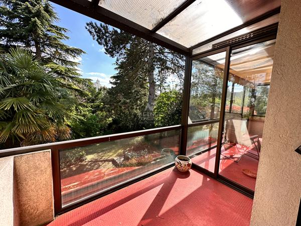 CHAVILLE - RD - Maison de 4 chambres sur un vaste terrain €895 000 ** - Référence 554-C