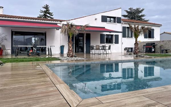 Maison à vendre    6 pièces •  Périgny